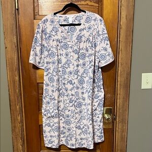 Adonna Robe Lightweight Short Sleeved Size XXL Full Snap Pockets